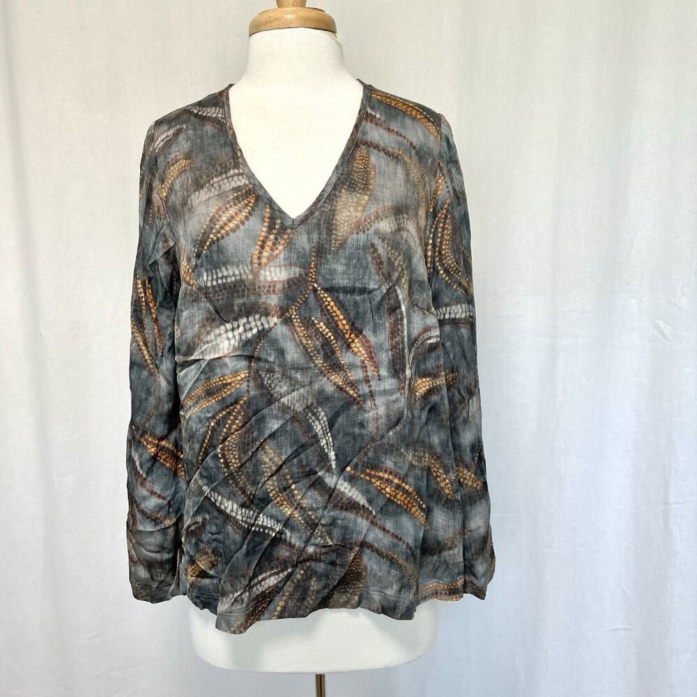 SUMMUM Bell Sleeve Abstract Leaf Print V-Neck Blouse Viscose size Small, 40